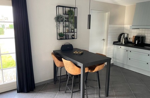 Zeewolde Villa | Villa "Buitenplaats" Top villa with Jacuzzi and Infrared/Finnish sauna.