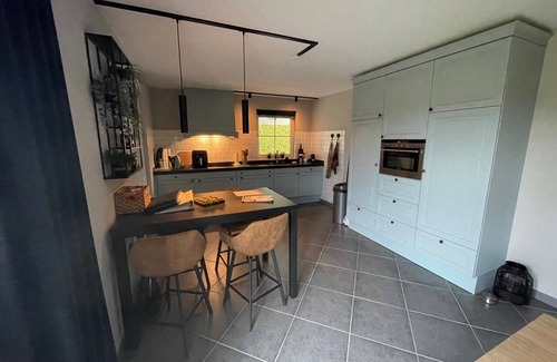 Zeewolde Villa | Villa "Buitenplaats" Top villa with Jacuzzi and Infrared/Finnish sauna.