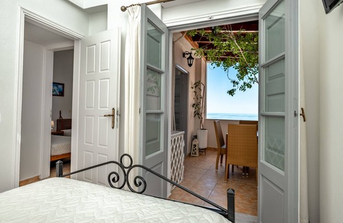 Fira House | Villa by Hotel Thira