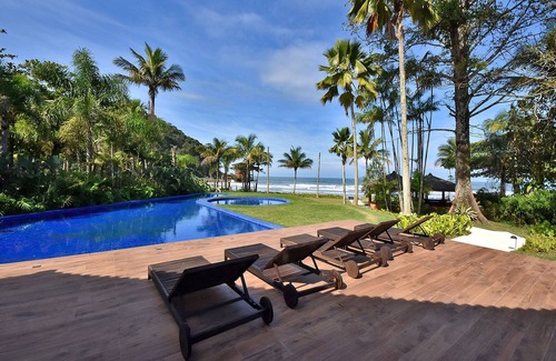 Sao Sebastiao Villa | Villa by the beach at Praia do Engenho - Sse001