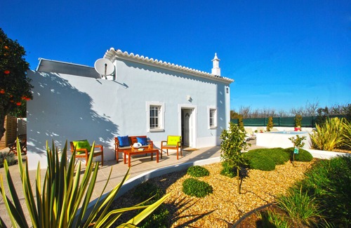 Alfarrobeira Villa | Villa Caicco: quiet escape in Algarve countryside