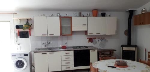 Roseto degli Abruzzi Apartment | Villa Camilla e Giulia appartamento in collina con vista mare e monti