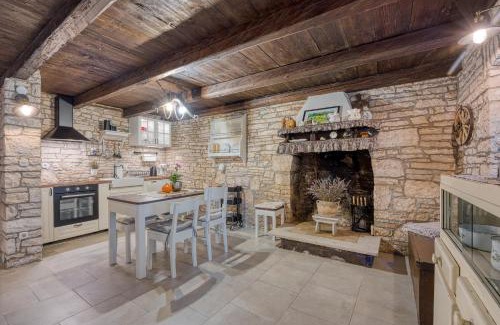 Belavici Apartment | Villa Capadinka with Whirlpool - Happy Rentals