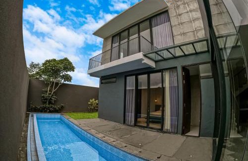 Beji Villa | Villa Carmela Batu by Kingspark 8