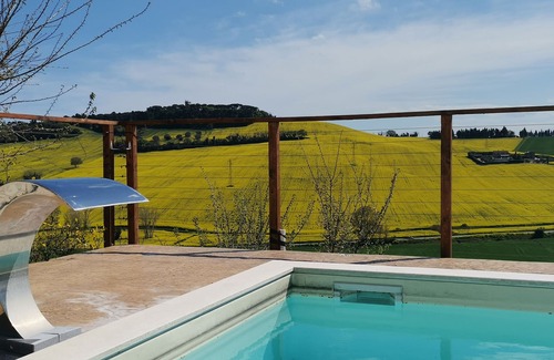 Loreto Villa | Villa Ceresà with pool 1.5 km from the sea x 14 people