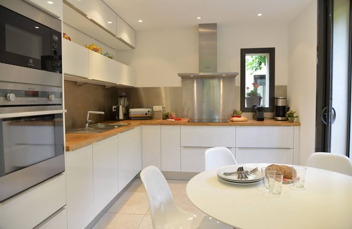 Couronne Urbaine Villa | VILLA CEZANNE AT CHARMING HOUSE 5 MN BY WALK HISTORIC CENTER