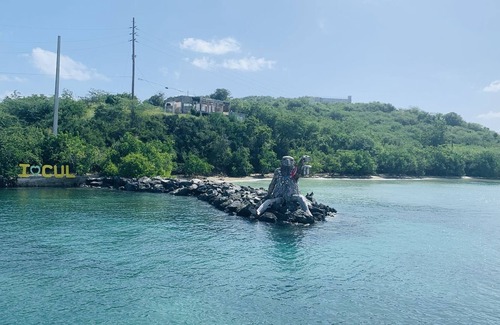 Culebra Pueblo Villa | Villa Chapín Culebra [wifi,jacuzzi,beach articles and more]
