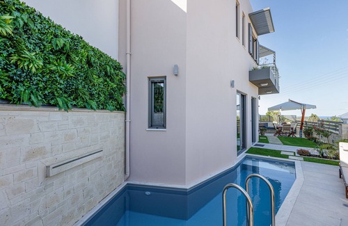 Koukounara Villa | Villa Chryssi nLocated on picturesque hills ,only 5 miles from Kissamos center