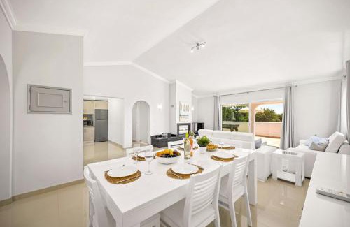 Almancil Villa | Villa Citrinos by Villa Plus
