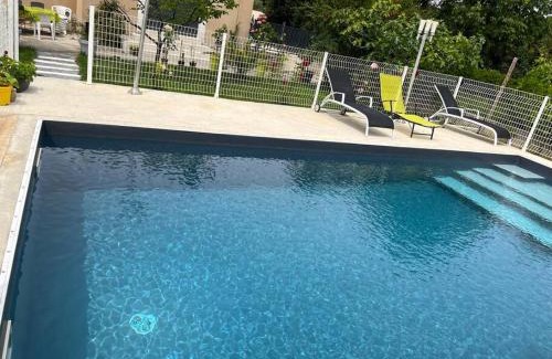 Carpentras House | Villa climatisé avec piscine et jacuzzi