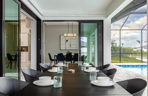 Trafalgar House | Villa Cloud 9- Roelens Vacations