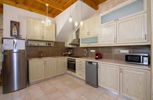 Kato Stalos Villa | Villa Constancia