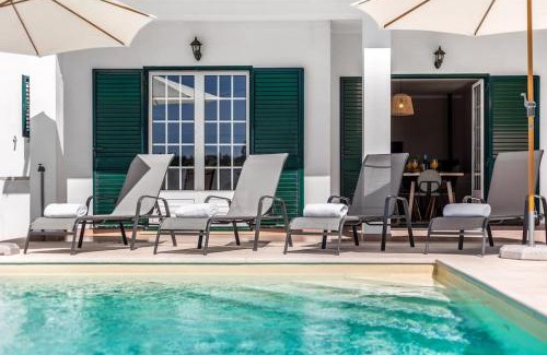 Famalicao Villa | Villa Coral - Private Large Pool & Garden