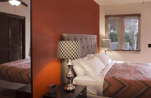 Uptown Design District Villa | Villa Cristine