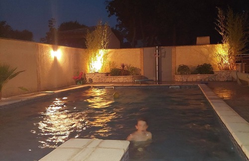 Saint-Victor-des-Oules House | Villa de Standing à 5mn de Uzès, Grande Piscine, mini parc enfant, Idéal Famille