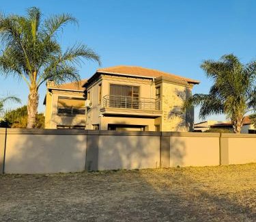 Centurion House | Villa De Gabe