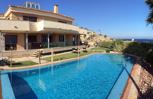 Coveta Fuma Villa | Villa de Lujo Frente al mar en El Campello