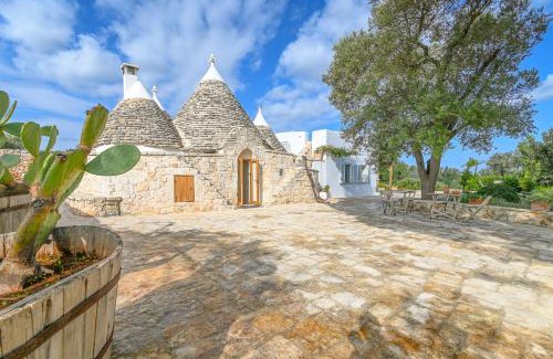 Carovigno Villa | Villa Del Capitolo Con Trullo By Raro Villas