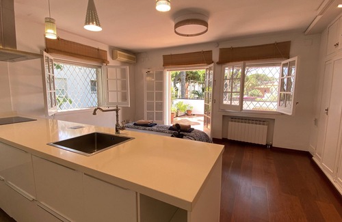 Castelldefels Villa | Villa del Sol. 130 meters from the beach. Renovated. 15 minutes from Barcelona