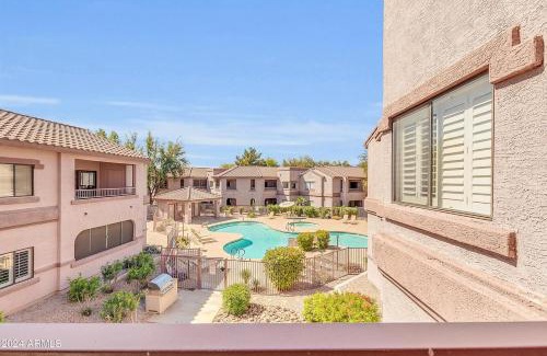 North Scottsdale Apartment | Villa Del Sol condo