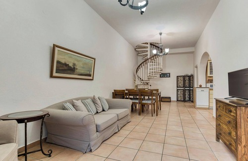 Katavolos Apartment | Villa Delphine by Tsiolis family ★ shared pool