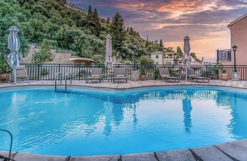 Katavolos Apartment | Villa Delphine by Tsiolis family ★ shared pool