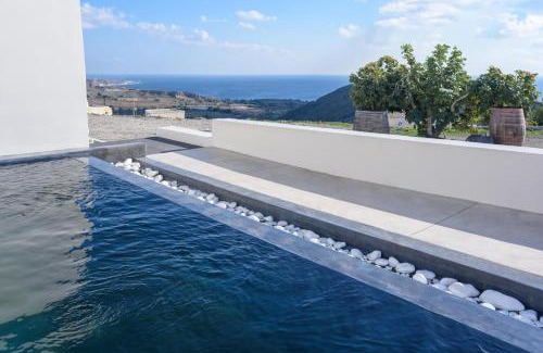 Akrotiri House | VILLA DI CAPO - Santorini Old Winery Luxury Villas