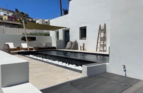 Akrotiri House | VILLA DI CAPO - Santorini Old Winery Luxury Villas