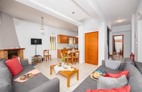 Katochori Villa | Villa Dimitris - Three Bedroom Villa, Sleeps 6
