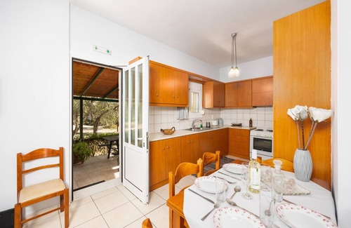 Katochori Villa | Villa Dimitris - Three Bedroom Villa, Sleeps 6