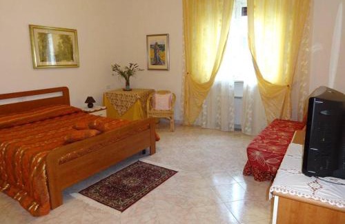 Castro Marina Bed & Breakfast | Villa Dora