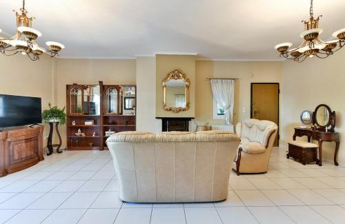 Perea Villa | Villa Doxia