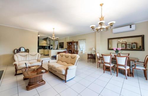 Perea Villa | Villa Doxia