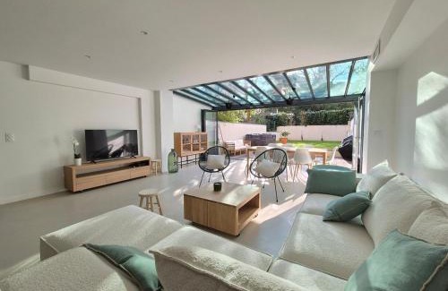 Guilhemery Villa | Villa du parc