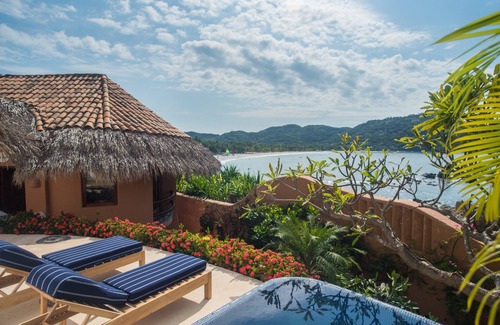 Ixtapa - Zihuatanejo Villa | Villa El Murmullo by La Casa Que Canta