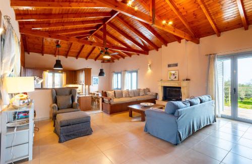 Kardamyli House | Villa Eleni - Private Pool Bliss near Kardamili