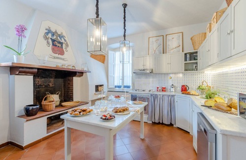 Vorno Villa | Villa Elizabeth, an Hill Retreat