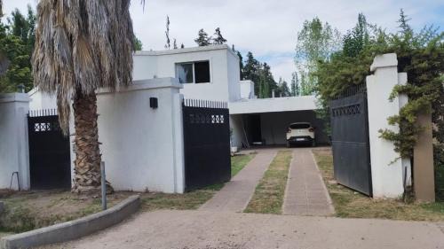 Chacras de Coria House | Villa Entre Fresnos