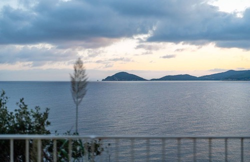 Bagno-Sprizze Villa | Villa Escalina with private beach, sea access and air conditioning