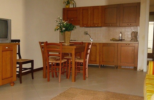 San Baronto House | Villa Floriana C: An elegant and welcoming apartment immersed in a splendid landscape, in the heart of a wonderful little town, with Free WI-FI.