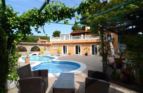 Torroella de Montgri Villa | VILLA FLOROSA