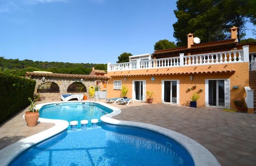 Torroella de Montgri Villa | VILLA FLOROSA