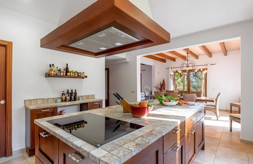 Felanitx Villa | Villa 'Foners' with Sea View, Wi-Fi and Air Conditioning