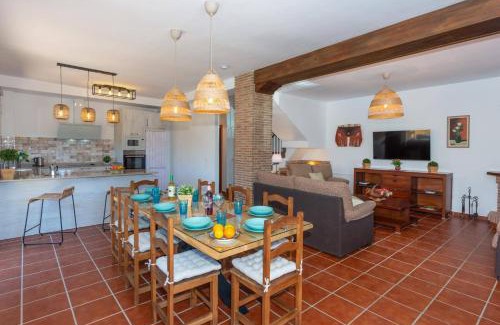 Rio Velez Villa | Villa Franmarco by Villa Plus
