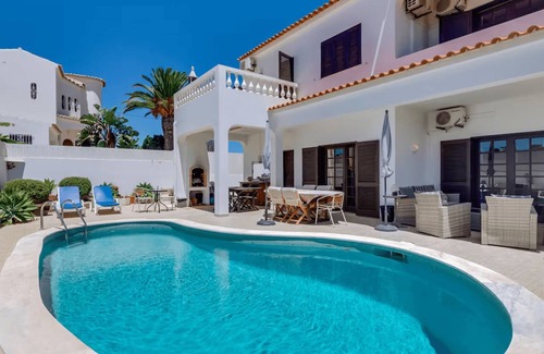 Patroves House | Villa Frederique by Gabi Miguel
