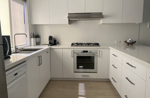 Dunsborough Villa | Villa, free fast WIFI, 150m to beach, quiet, fenced, 2 car undercover parking