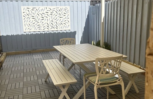 Dunsborough Villa | Villa, free fast WIFI, 150m to beach, quiet, fenced, 2 car undercover parking
