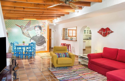 Telde Villa | Villa Frida Kahlo with Sea View, Pool, Garden & Wi-Fi