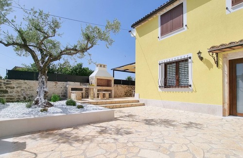 Nova Vas Ski Chalet | Villa Ginevra - Three Bedroom Chalet, Sleeps 6