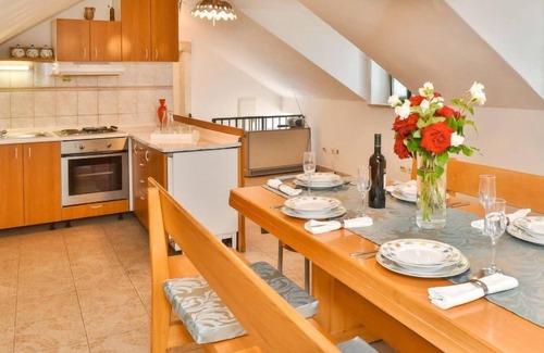 Donji Humac House | Villa Glicinia by Interhome